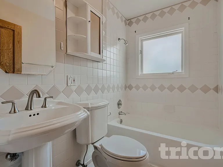 8147 N Chester Ave — Photo 2