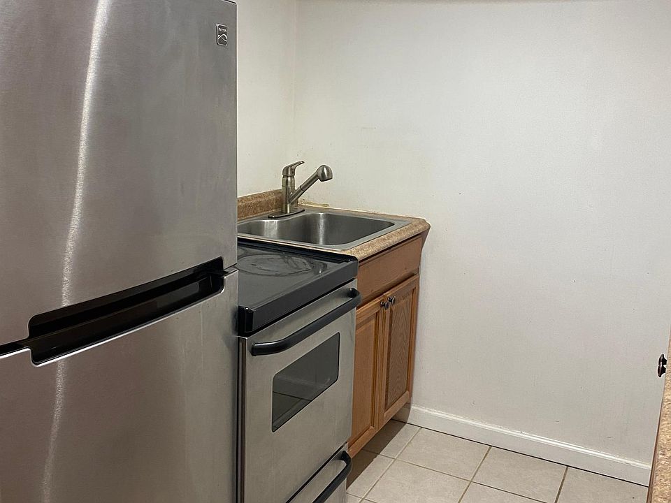 1st image of 504 Reynolds Ave #1