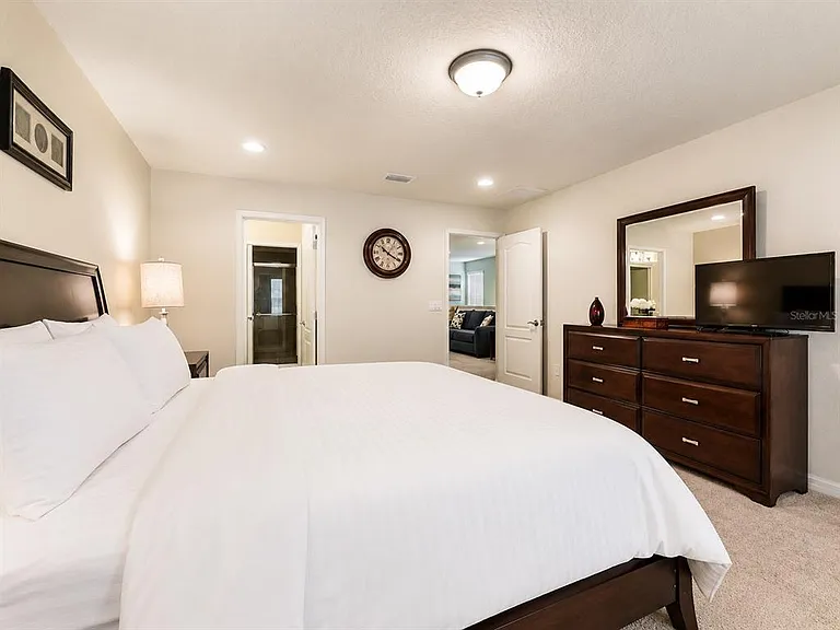 8928 Adriatico Ln — Photo 10