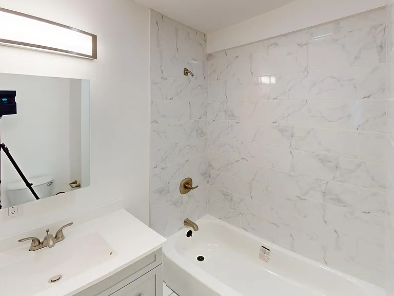 22 Clifton St #1 — Photo 8