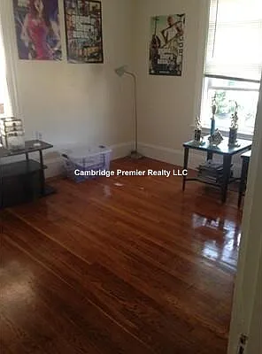 3 bed, 1200 sqft, $3,200 — Photo 2