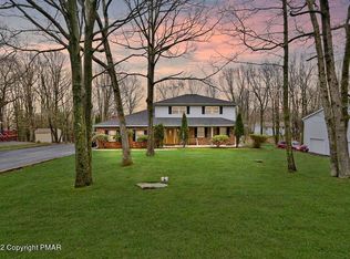 8 Pointe St, Mount Pocono, PA 18344