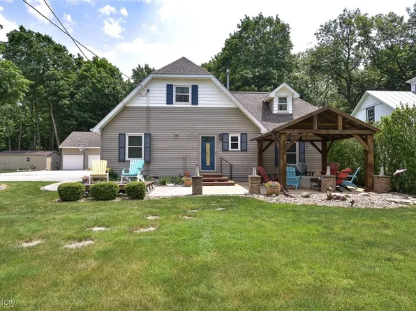 3245 S Memorial Shoreway Dr, Lakeside Marblehead, OH 43440