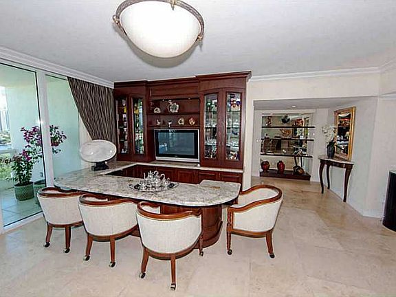 5th image of 20155 NE 38th Ct APT 1202