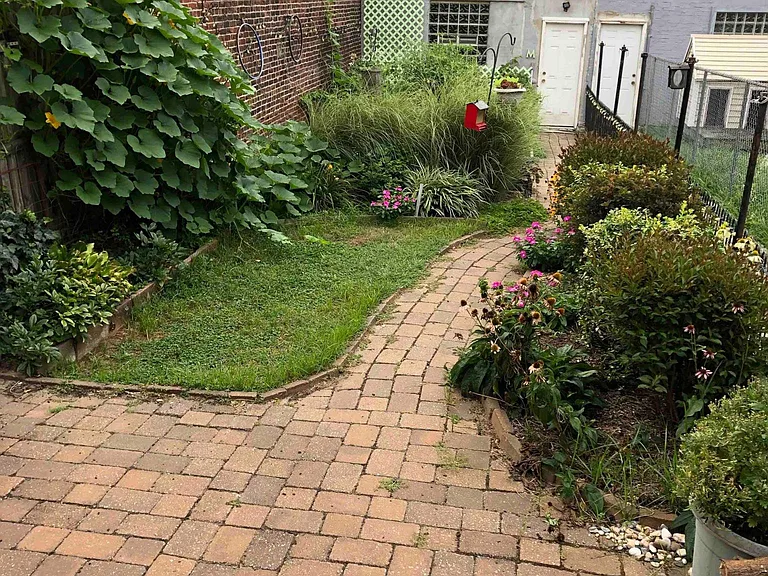 3347 Emerald St — Photo 24