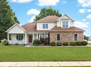 3911 Fox Crossing Dr, Saint Joseph, MI 49085