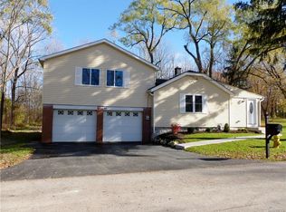 95 Washington Ave, Orchard Park, NY 14127