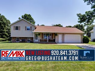 2401 Curtis Ct, Green Bay, WI 54311