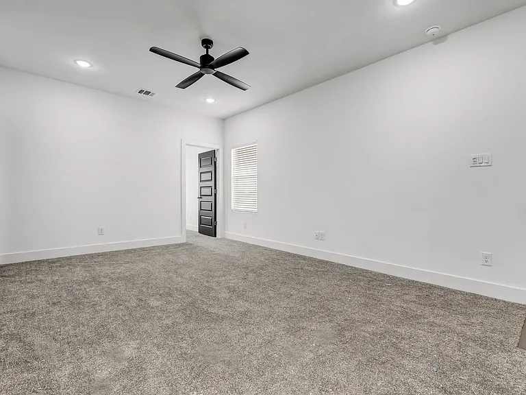 3013 Alpha Wolf Ct — Photo 30