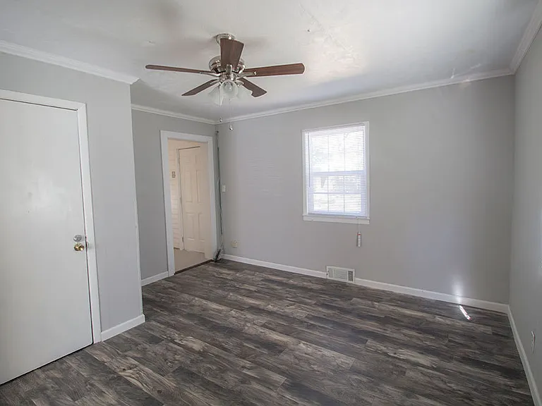 301 W Forest Ave — Photo 16