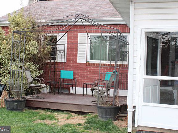 4th image of 4721 Berkley St