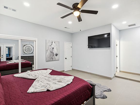 5th image of 4017 Black Oak Dr
