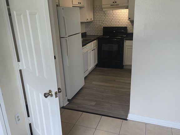 4th image of 3712 Stefano St