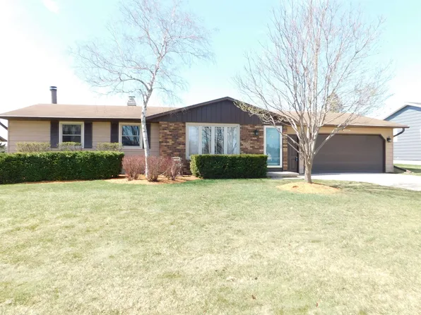 2230 Hilltop Dr, Green Bay, WI 54313