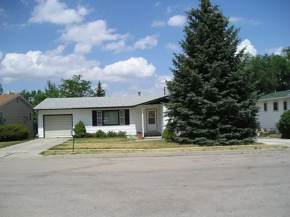 718 W 9th St, Gillette, WY 82716