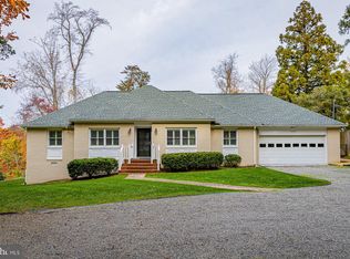 97 Currell Cove Ln, White Stone, VA 22578