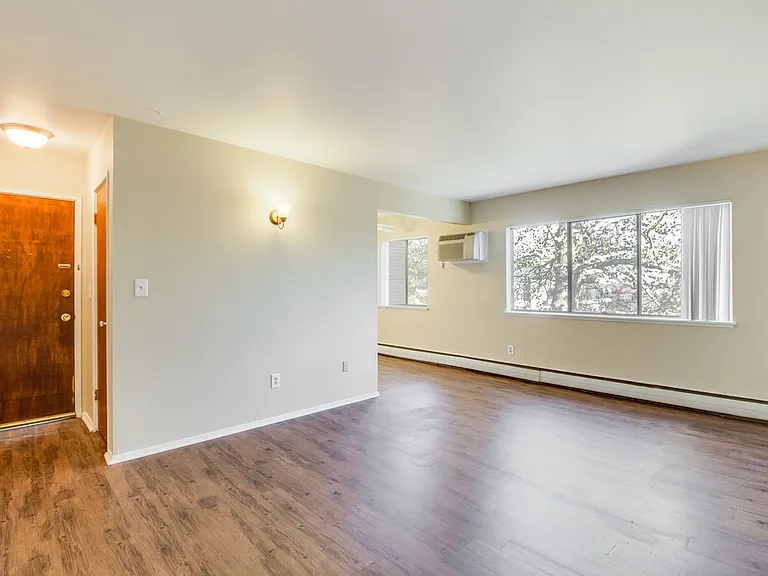 723 W Shiawassee St — Photo 5