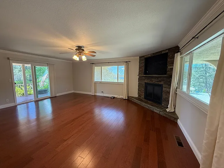 23799 Woodhaven Pl — Photo 17