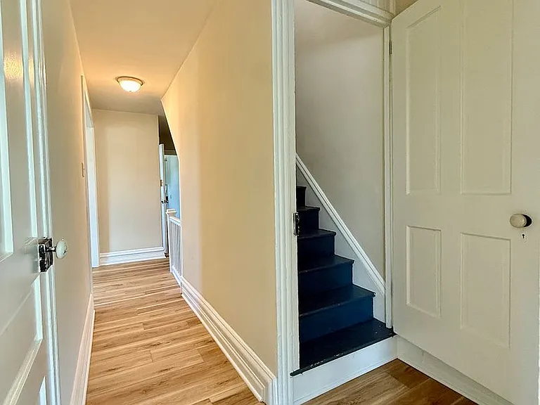 451 W 2nd St — Photo 14