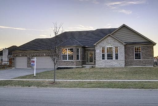 1st image of 16424 Lexington Dr