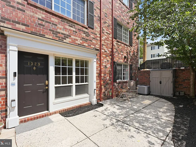 1329 N Van Dorn St — Photo 1