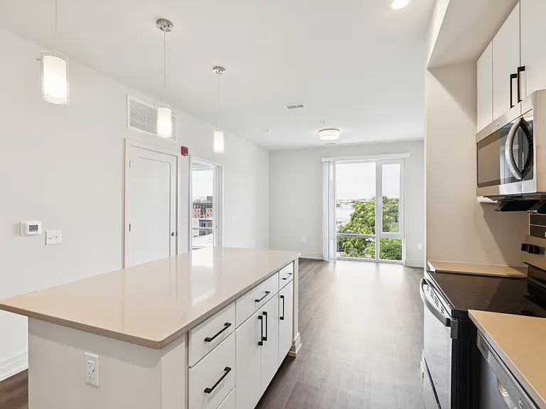 Park Morton Apartments — Photo 14