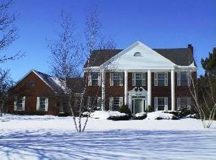2230 Sycamore Hills Dr, Fort Wayne, IN