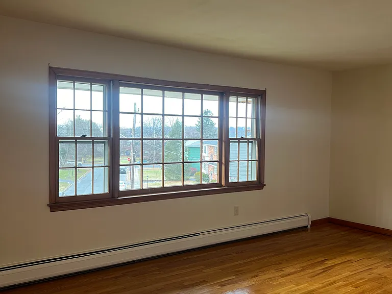 25 Diane Ct — Photo 8