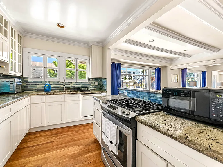 841 E Ocean Blvd — Photo 15