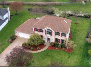 28816 Woodmill Dr, Westlake, OH 44145