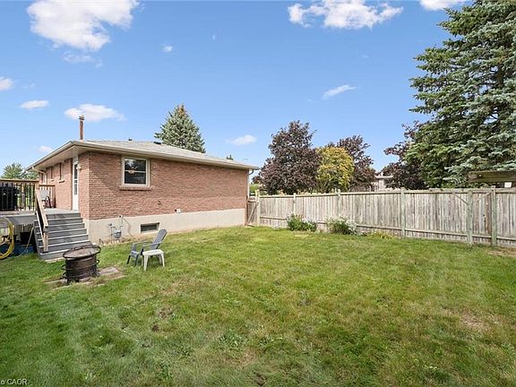 4th image of 121 Nathaniel Cres