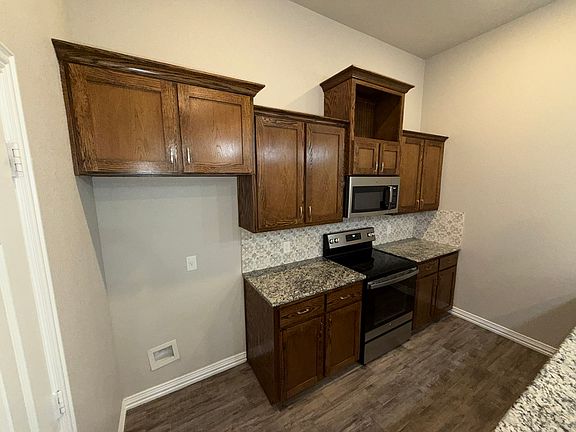 4th image of 3510 Fenway Cir