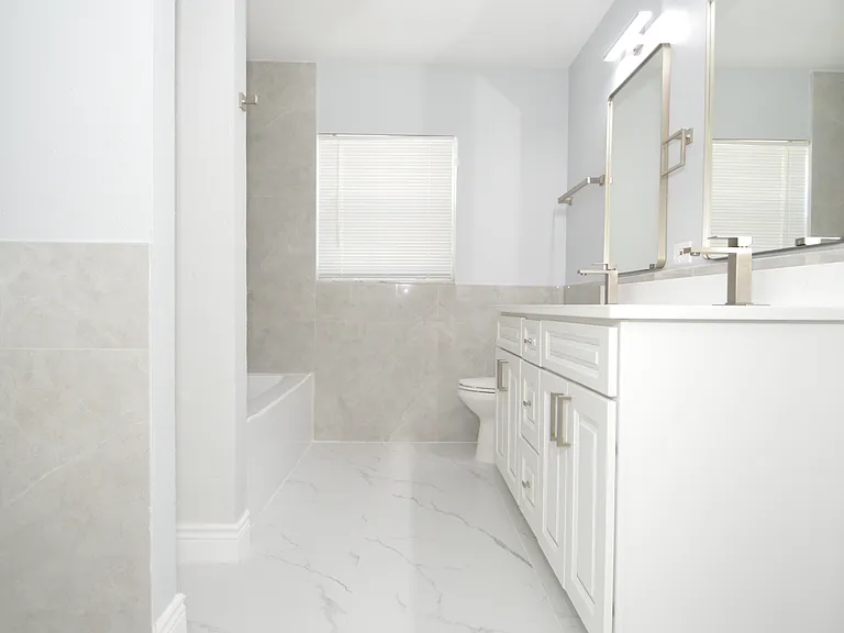 3947 Venetian Way — Photo 9