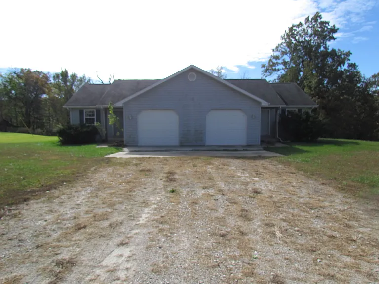 407 9th Street Cir — Photo 3