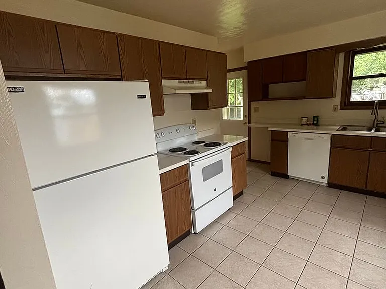 216 Woodcock Dr — Photo 11