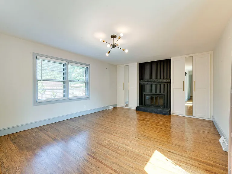 3921 Sheffield Dr — Photo 25