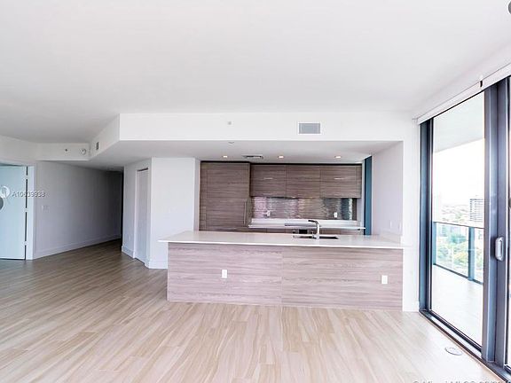 4th image of 1300 S Miami Ave #19