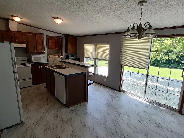 2537 Blockhouse Rd — Photo 6