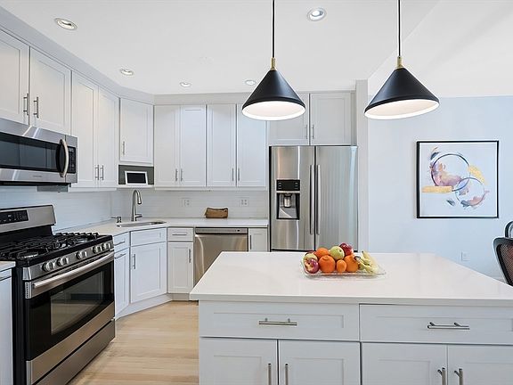 4th image of 41 Whaler Ln #92