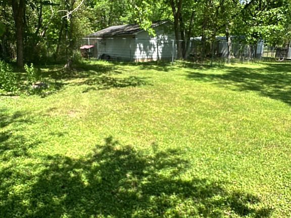 2nd image of 809 Ferry Rd