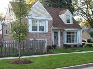 2101 Oak Ave, Northbrook, IL 60062