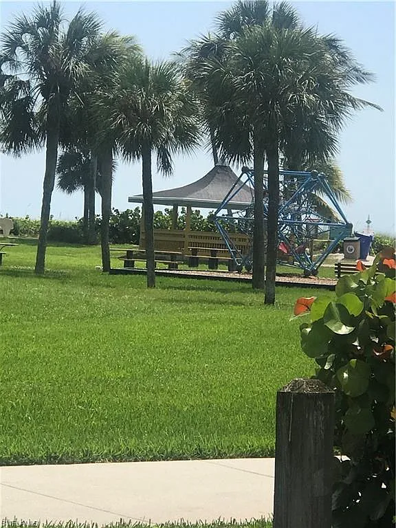 2 bed, 2.0 bath, 1000 sqft, $2,599 — Photo 4
