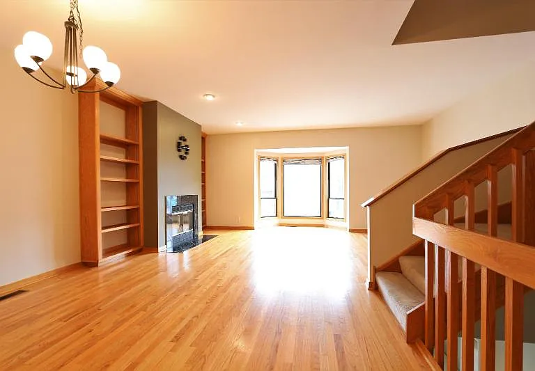 604 S Loomis St — Photo 6
