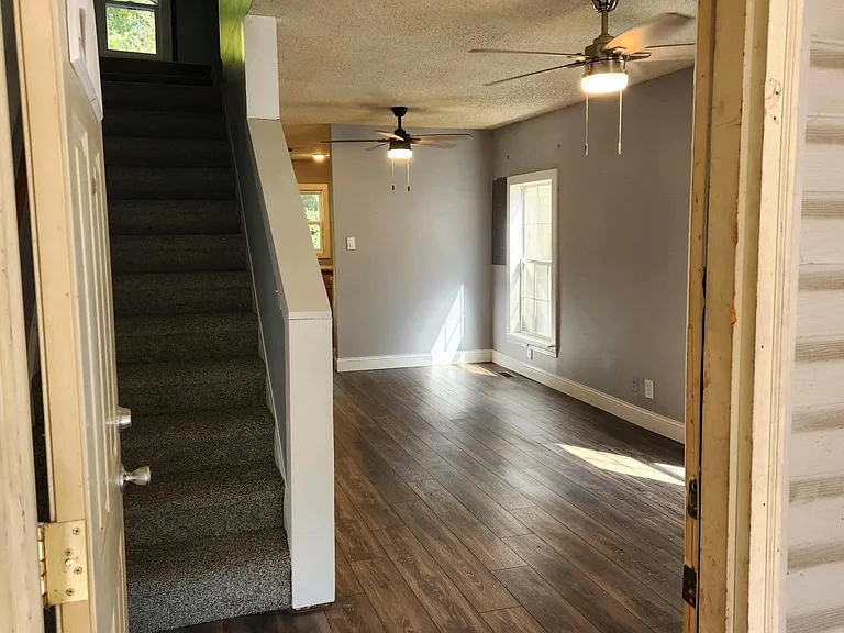 628 Linden St — Photo 2