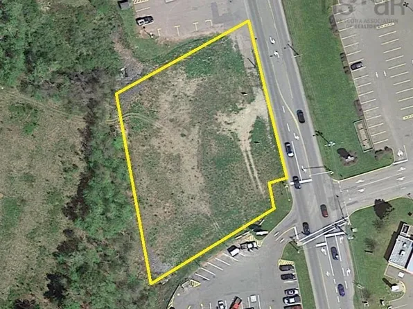 215 Albion Rd, Amherst, NS B4H 4H4