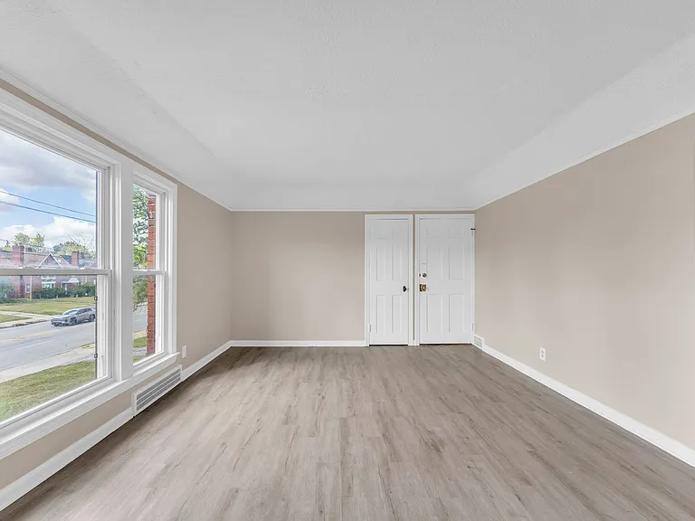 13613 Cedar Rd — Photo 6