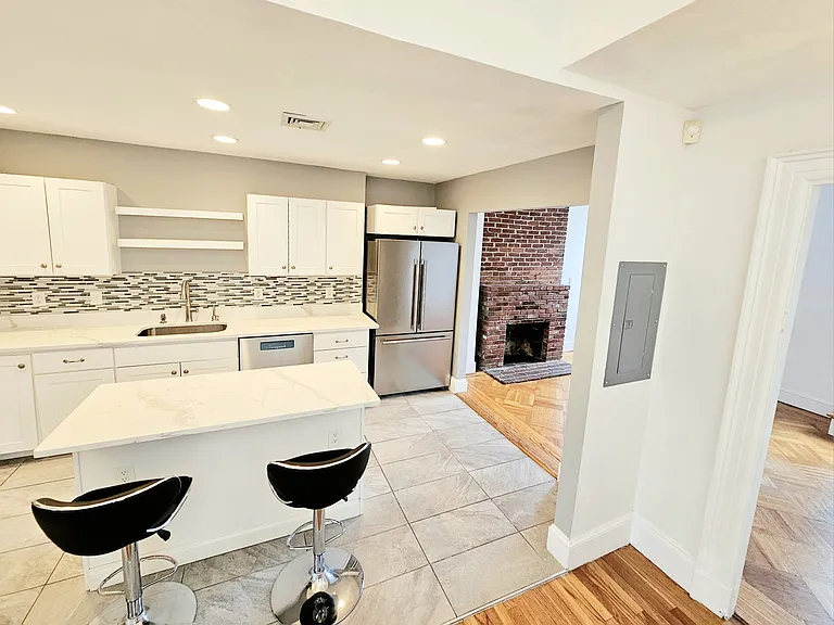 1714 Beacon St #11 — Photo 5