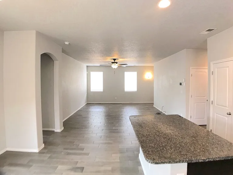 1748 Valle Vista Rd NW — Photo 9