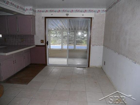 4th image of 3313 Columbine Dr