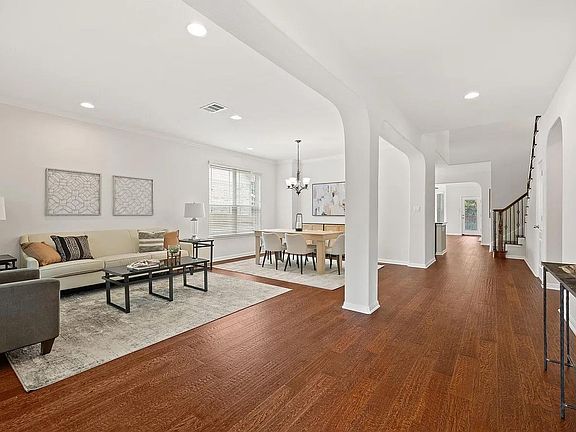 5th image of 703 S Frontier Ln